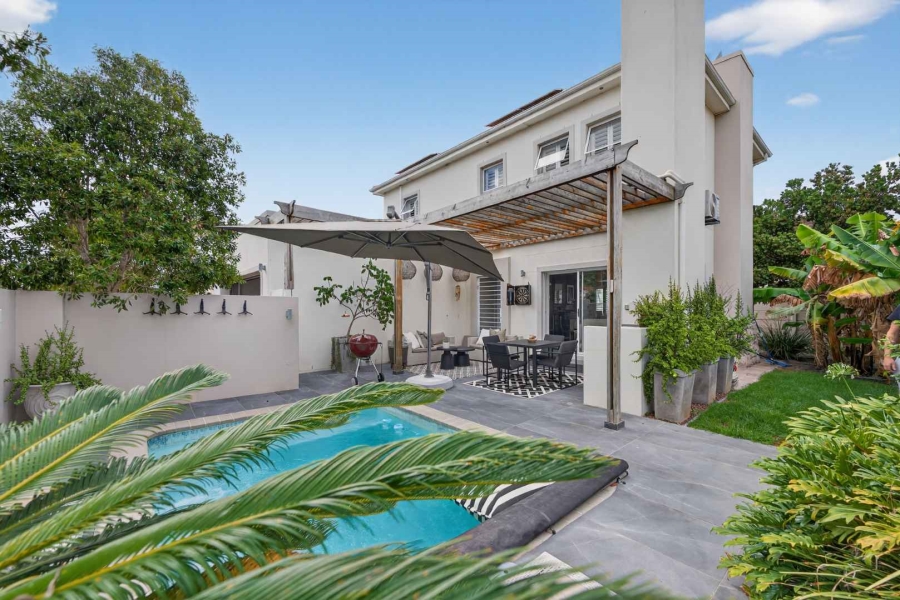 4 Bedroom Property for Sale in Parklands North Western Cape